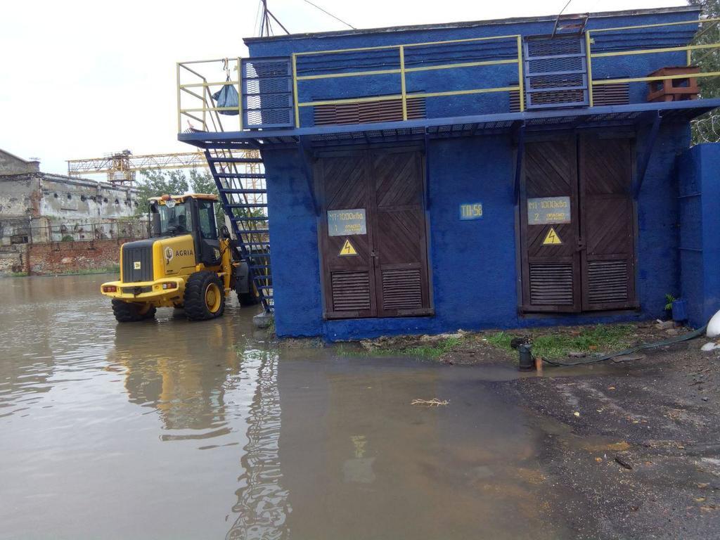 В Украине ушел под воду популярный курортный город: фото и видео ''армагеддона''