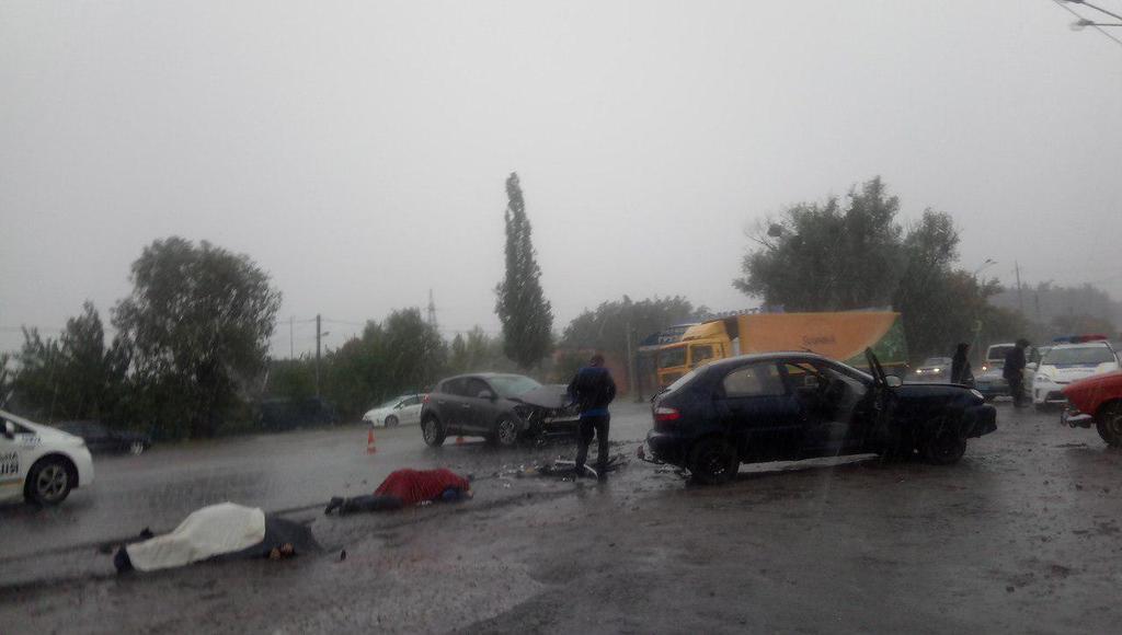 В Харькове произошло смертельное ДТП с двумя легковушками: фото 18+