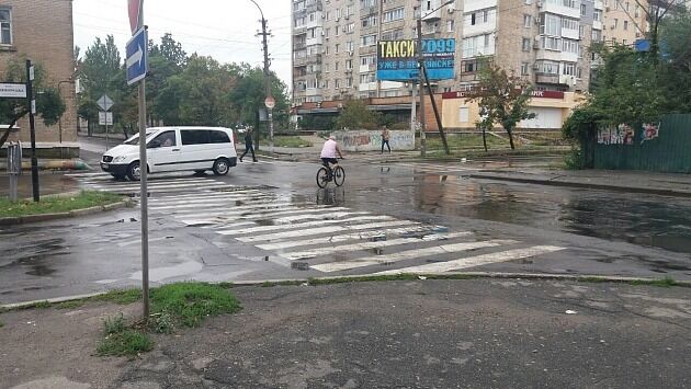 ''Выключили свет'': последствия сильного ливня в Бердянске ужаснули сеть