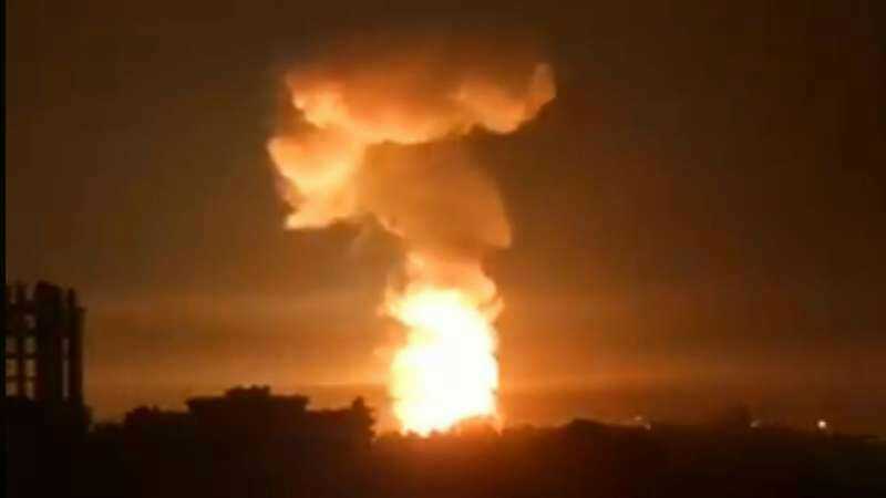 По Сирії знову вдарили ракетами: фото і відео