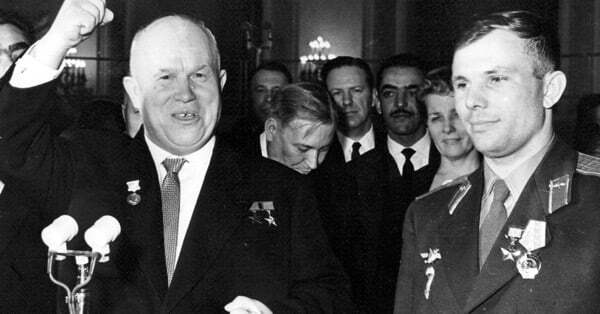 Хрущёв и Гагарин