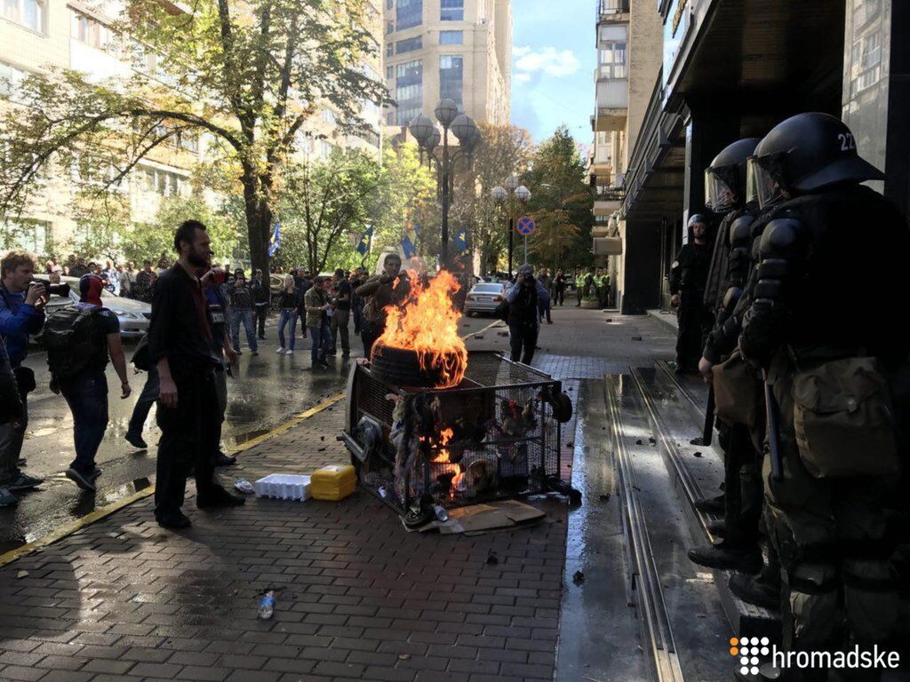В Киеве под ГПУ произошли стычки: в полиции заявили о пострадавших