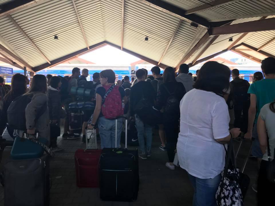 ''Катастрофа!'' В Україні почали бити на сполох через масову еміграцію у Європу