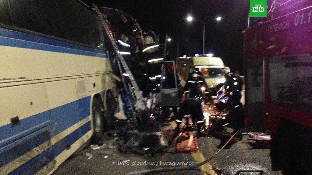 У Росії зіткнулися два автобуси: загинуло четверо, поранено десятки пасажирів. Перші фото та відео ДТП