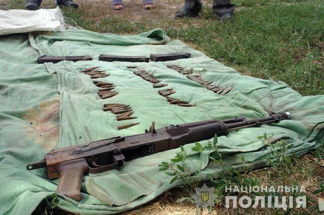 Под Донецком поймали террориста с арсеналом оружия: опубликованы фото