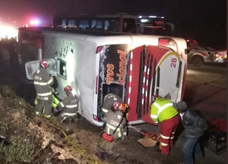 Десятки пострадавших: в Эквадоре разбился пассажирский автобус