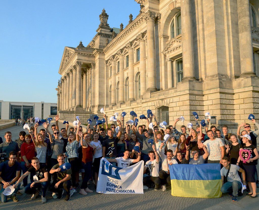 "Мечтаю, что и у нас такое будет": лучшие будущие железнодорожники побывали на выставке транспорта в Берлине