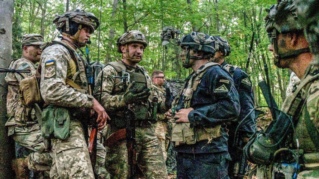 Украинские десантники ''захватили'' итальянских спецназовцев: фото операции