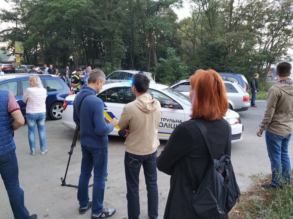 Ежедневные ДТП и пробки: под Киевом устроили протест на ''дороге смерти''
