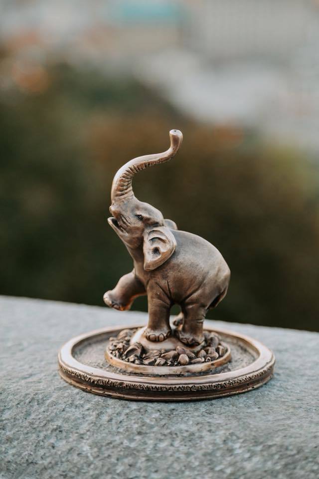 У Києві з'явилася незвичайна маленька скульптура: фото