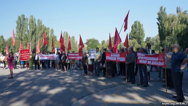 ''Людожери'': в Криму накинулися з критикою на Путіна і Медведєва