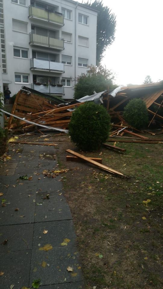 На Европу обрушился мощный ураган: опубликованы фото и видео