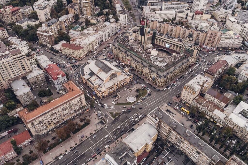 Осень уже здесь: появились фото и видео пасмурного Киева с высоты