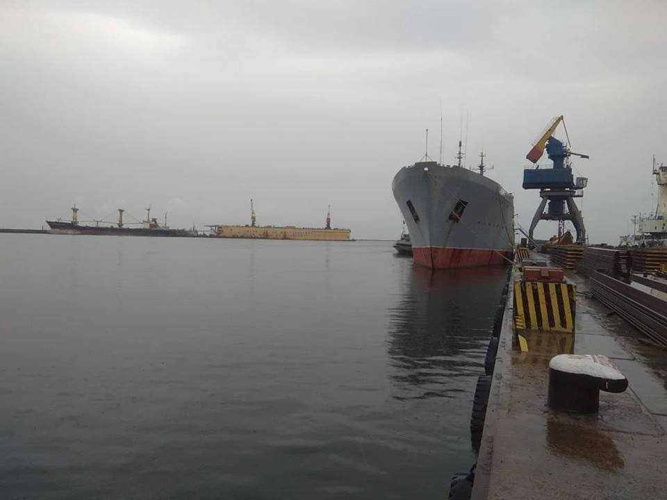 Незважаючи на провокації Росії! Кораблі ВМС успішно повернулися в український порт