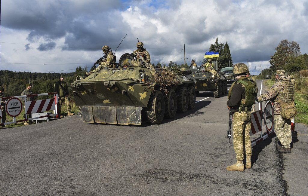 ''Зелені чоловічки'' у Карпатах: Міноборони пояснило тривожну ситуацію
