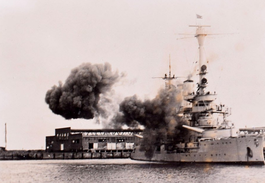  Горящий причал и разруха: нашлись неизвестные фото начала Второй мировой