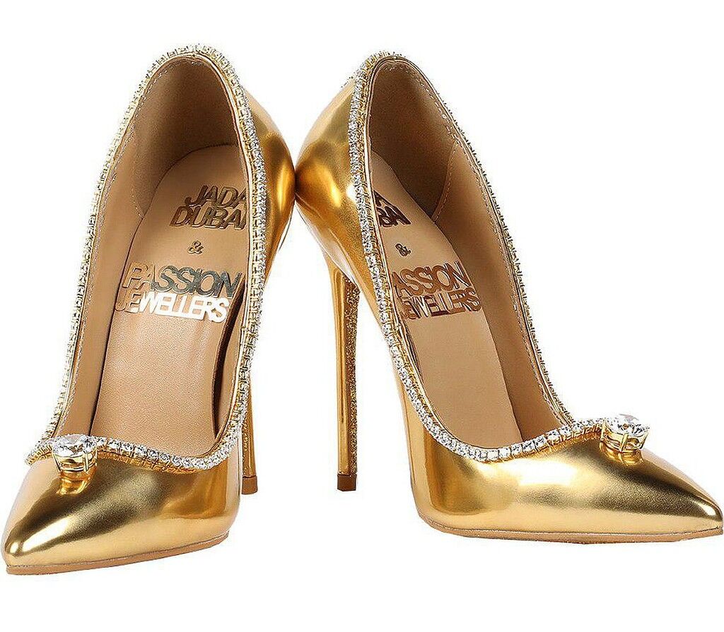 Бриллиантовая страсть: в сети показали самые дорогие туфли в мире