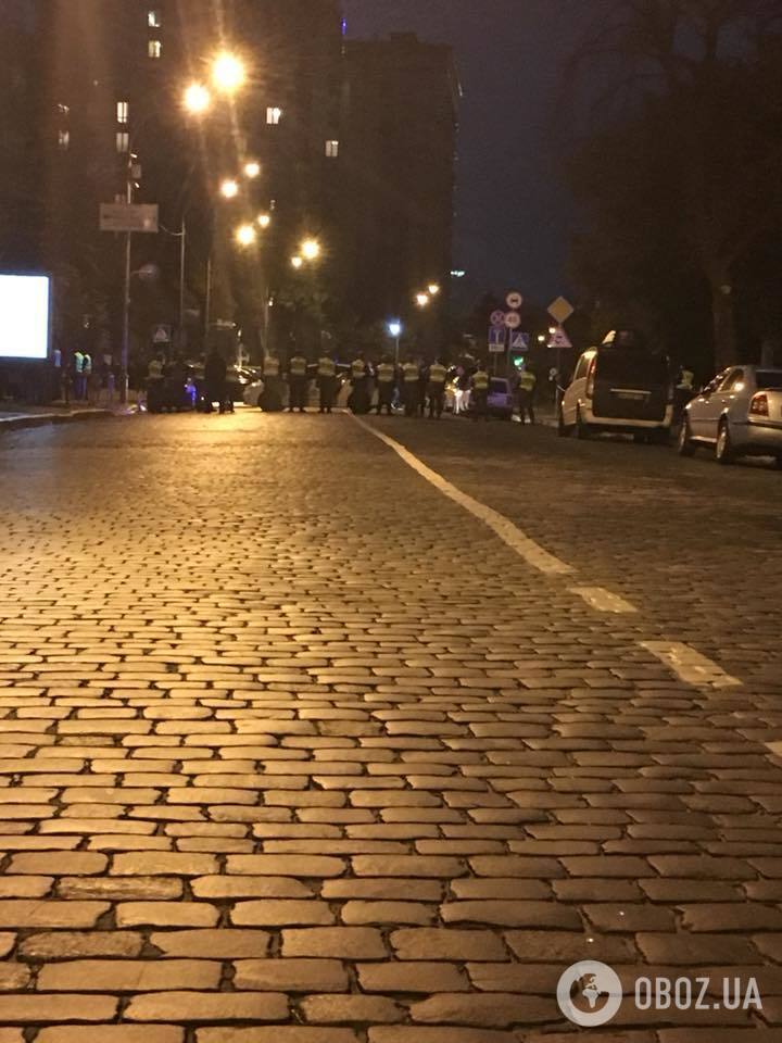 ''Мовчання вбиває'': кияни вийшли на протест під адміністрацію президента