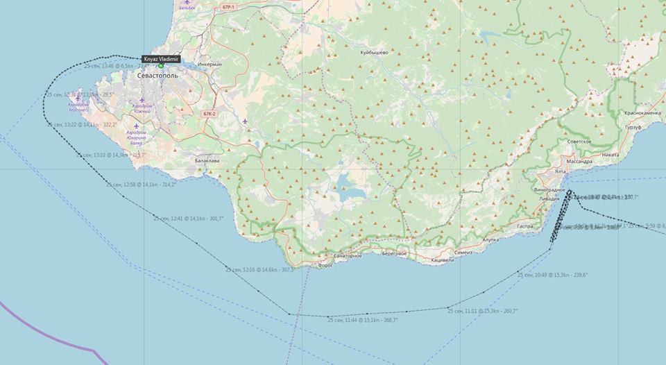 Лайнер Путина снова громко опозорился у берегов Крыма