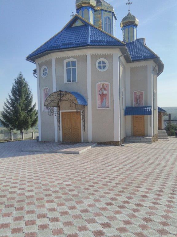 Компанія Бахматюка допомагає облаштовувати інфраструктуру села на Івано-Франківщині