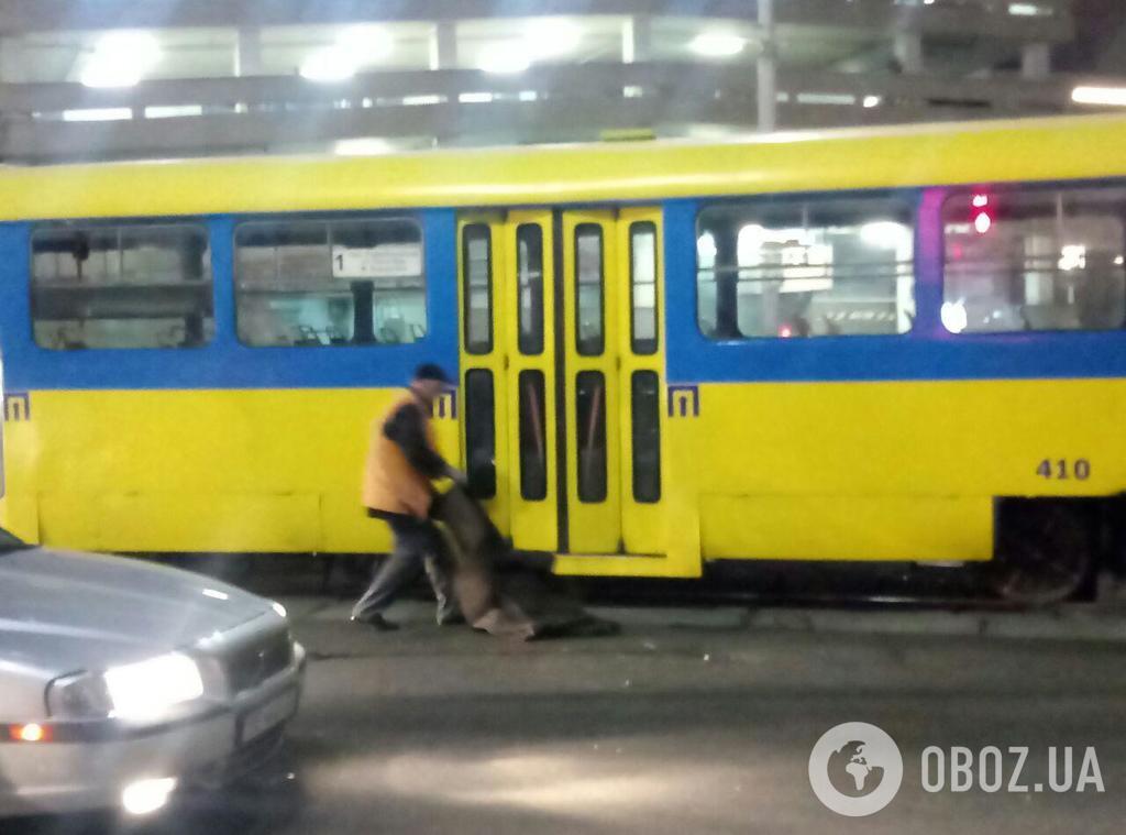 Люди оказались в заложниках: в Киеве произошел транспортный коллапс