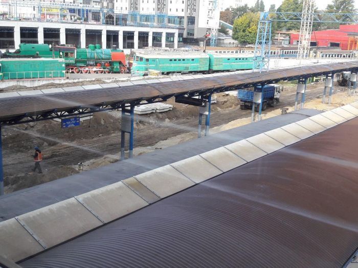 На київському вокзалі будують платформу для поїздів до аеропорту Бориспіль: подробиці