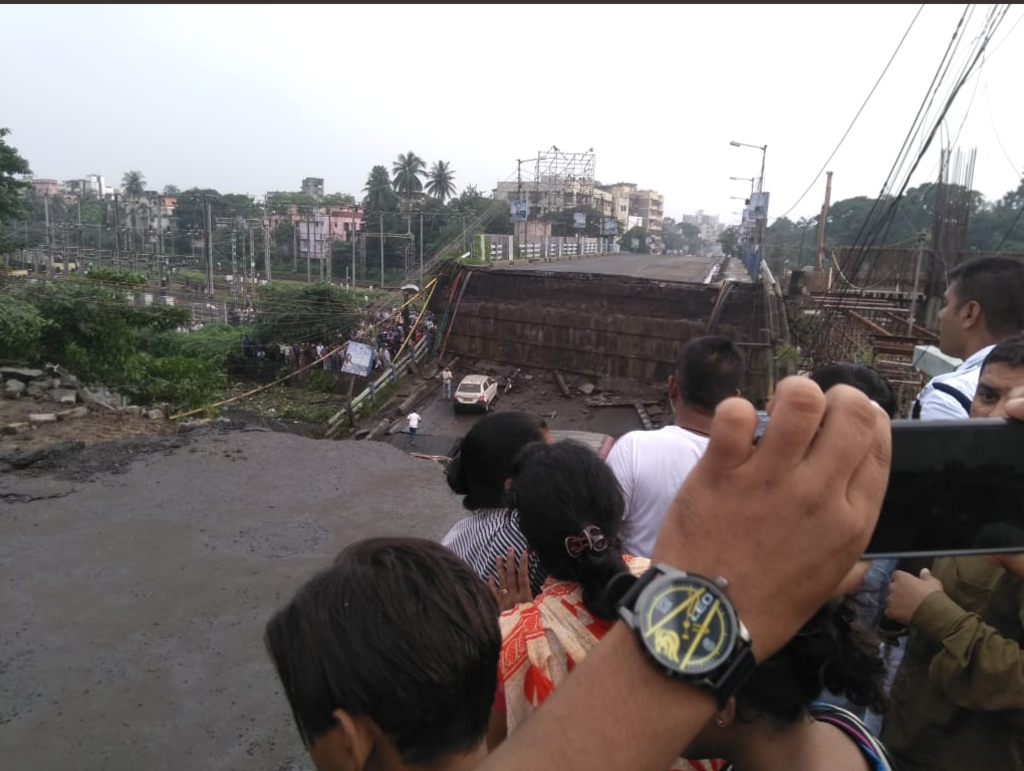 Обрушение моста в Калькутте