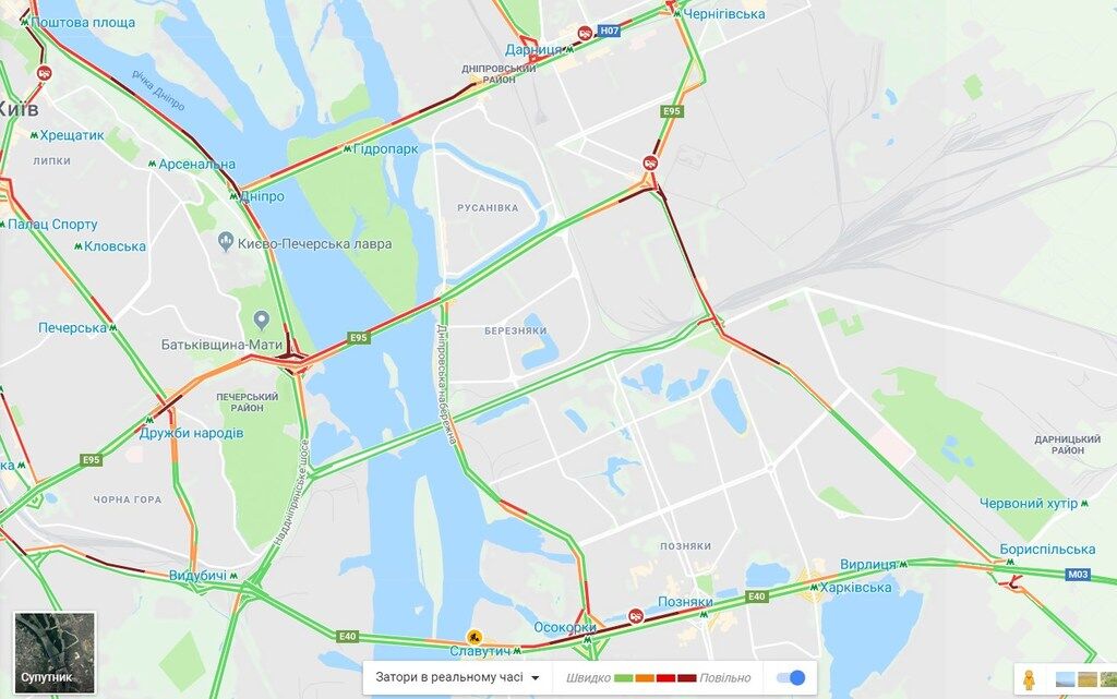 Киев встал в многокилометровых пробках: подробная карта "красных" улиц 