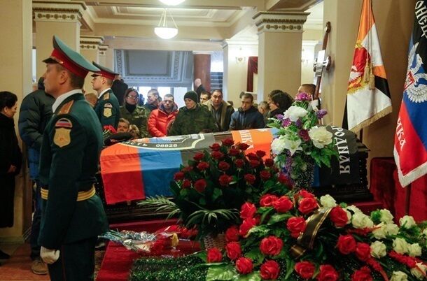 Гроб с телом Захарченко