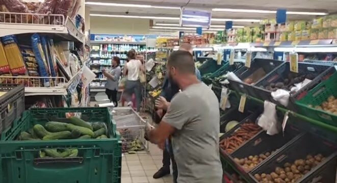 У Харкові блогер розгромив відомий супермаркет: що сталося