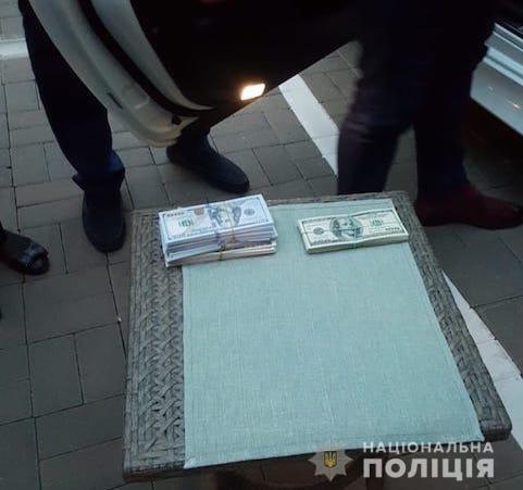Глава общественного совета ГФС Киева "погорела" на взятке