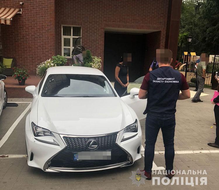 Глава общественного совета ГФС Киева "погорела" на взятке в 2 млн грн