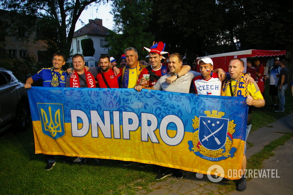 За любовь к Шеве - в тюрьму: репортаж с матча сборной Украины в Чехии