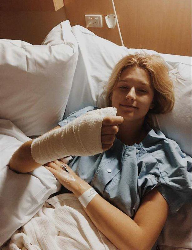 Привычка грызть ногти довела девушку до рака