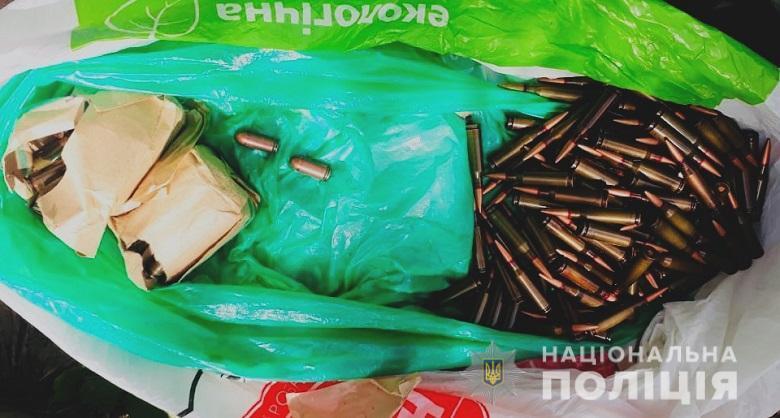 У Києві поліція знайшла у АТОшника схрон зі зброєю: йому загрожує в'язниця