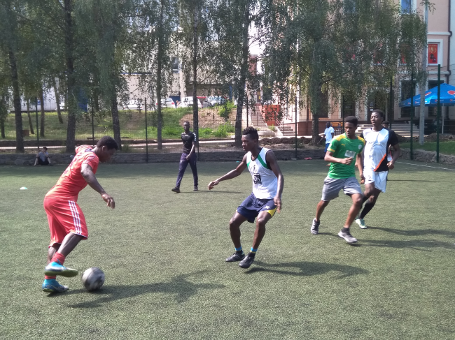 ''Придется потесниться'': Украину предупредили о ''штурме'' беженцев из Африки