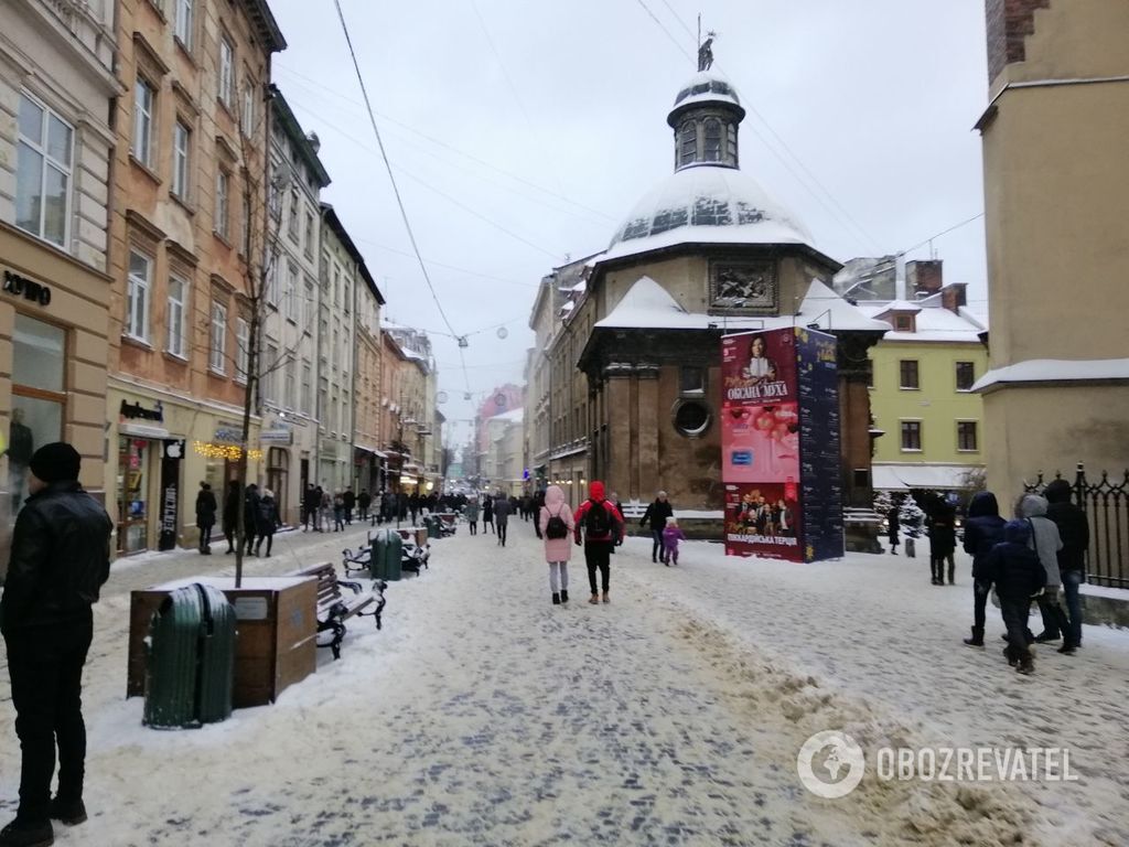 Зимний Львов: в сети появились яркие фото города