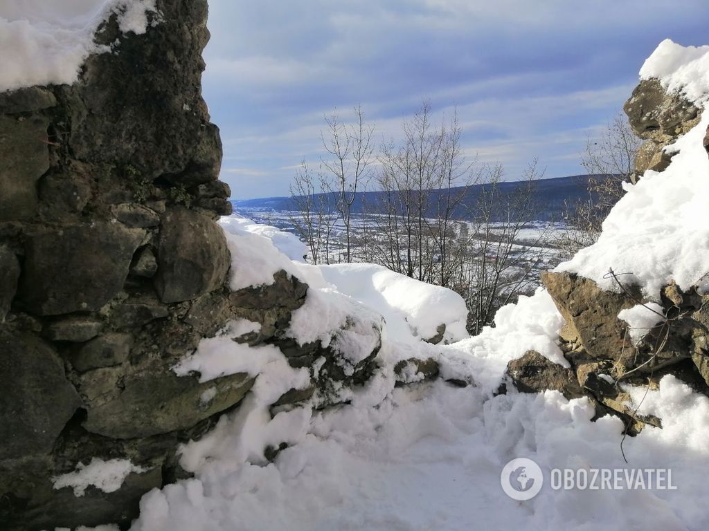 Разрушен 400 лет назад: как выглядит Невицкий замок зимой