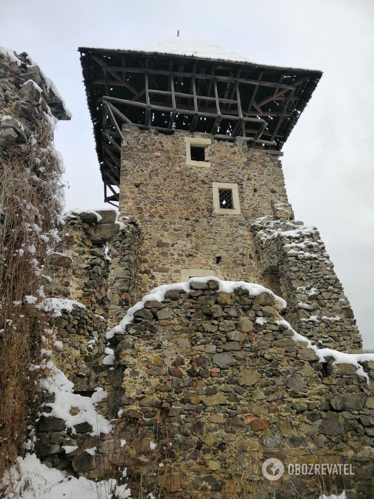 Разрушен 400 лет назад: как выглядит Невицкий замок зимой