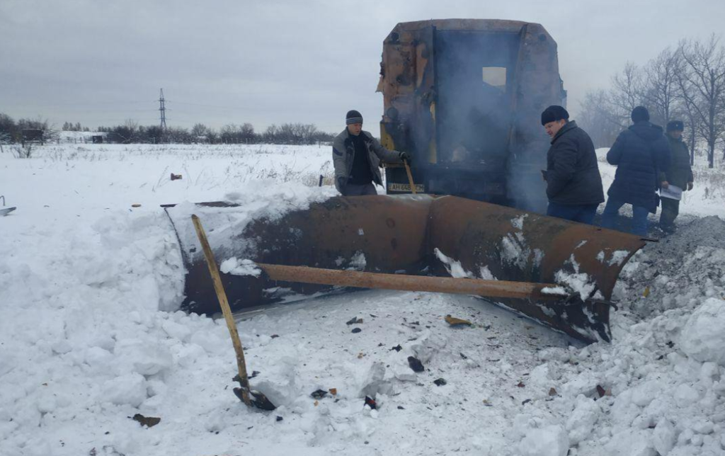 Автомобіль КП ''Вода Донбасу'' обстріляли: подробиці
