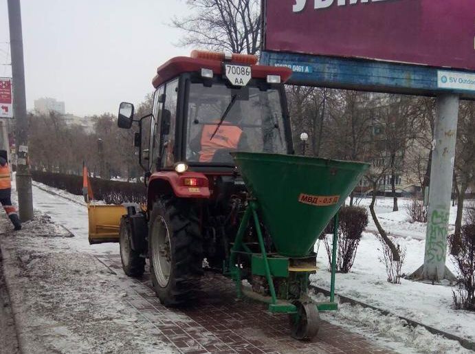 Столичні служби підготувалися до снігопаду 12 січня – КМДА