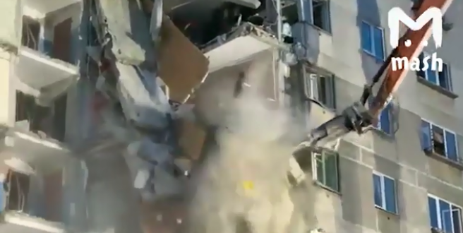 Смертельний вибух в Магнітогорську: моторошне знесення під'їзду потрапило на відео