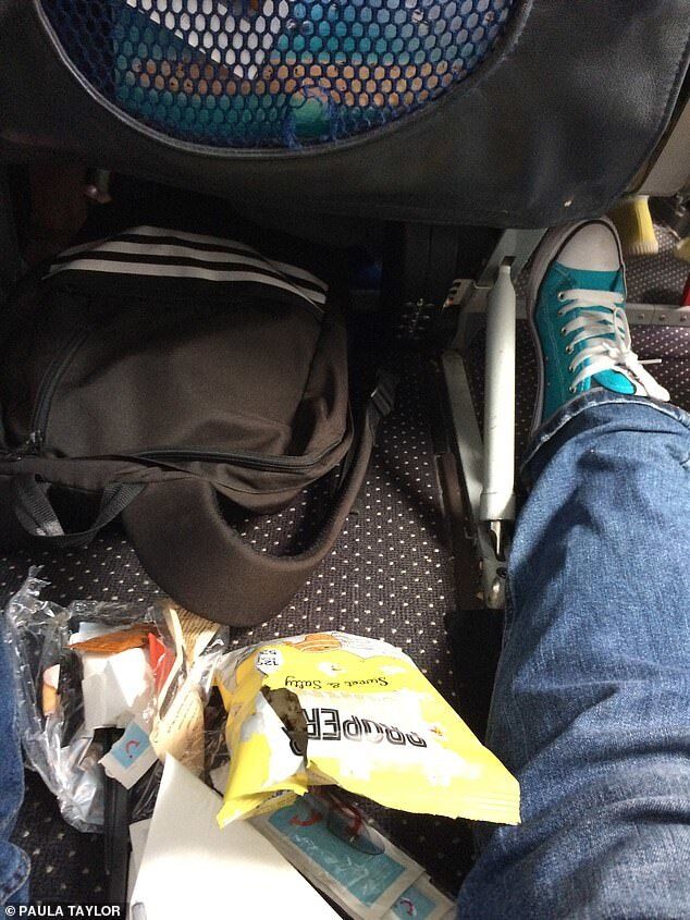 Сиділи на підлозі: популярна авіакомпанія осоромилася через крісла