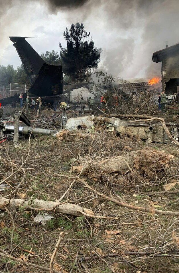 Грузовой Boeing разбился в Иране: первые фото и видео катастрофы