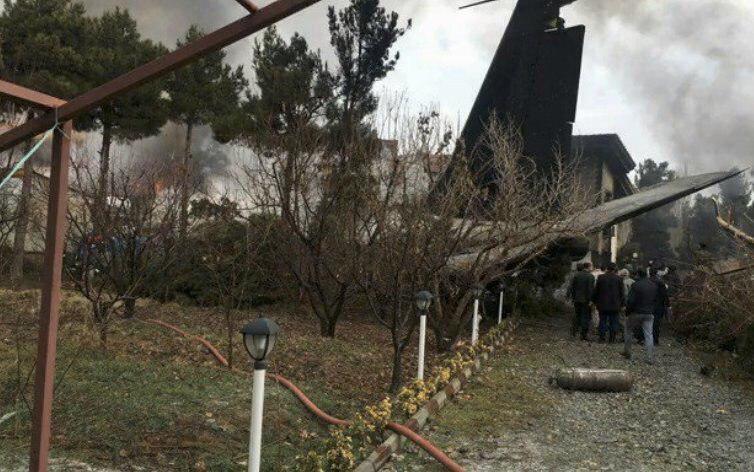 Грузовой Boeing разбился в Иране: первые фото и видео катастрофы