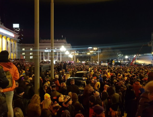 Польша поднялась на массовые митинги из-за гибели мэра Гданьска