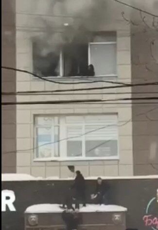 В бизнес-центре в Перми разгорелся пожар