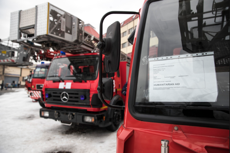 Кличко передал киевским спасателям современные пожарные спецавтомобили