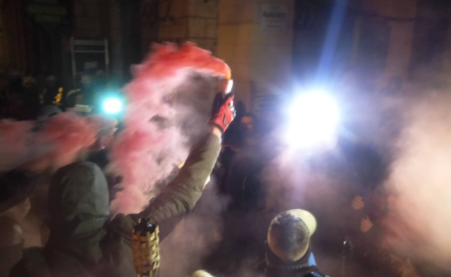 В Киеве задержали националистов с гробом: что произошло 