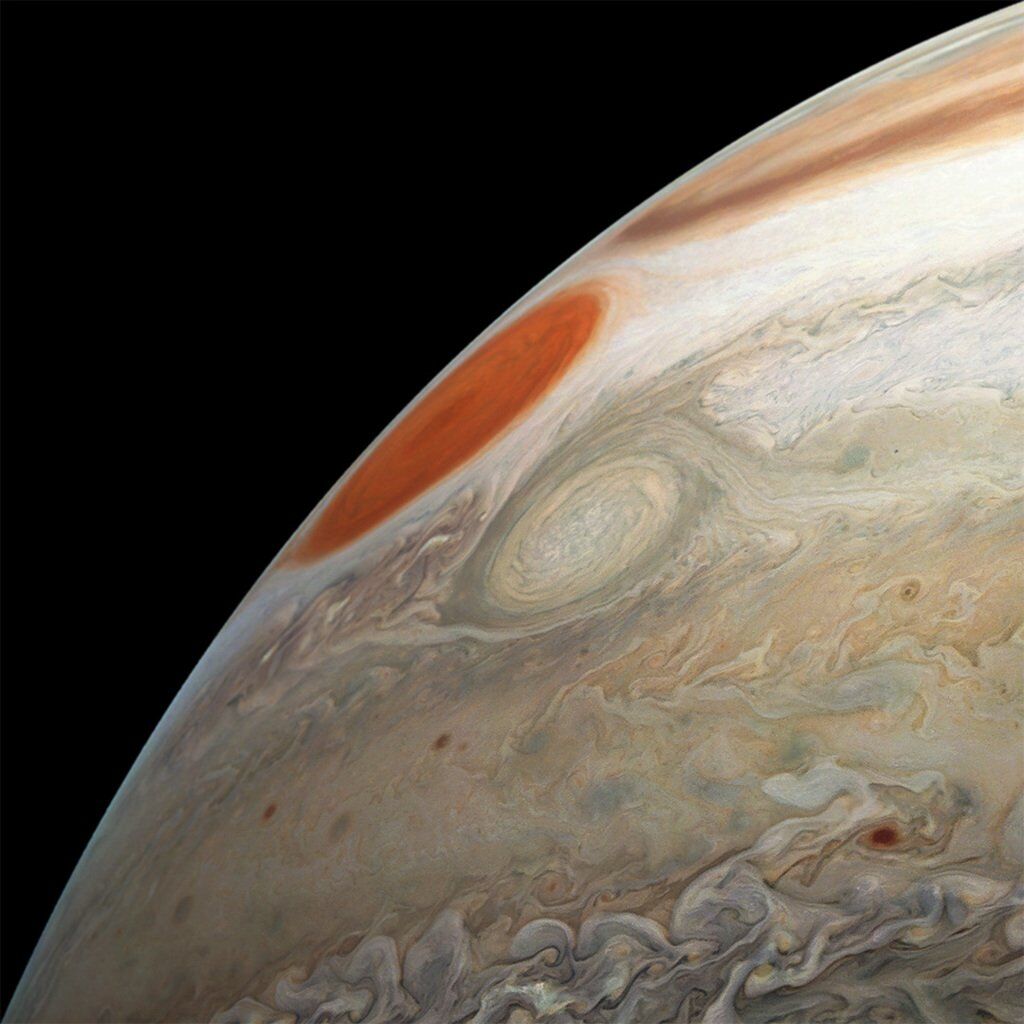 Ураганы в космосе: NASA показало уникальные фото с Юпитера